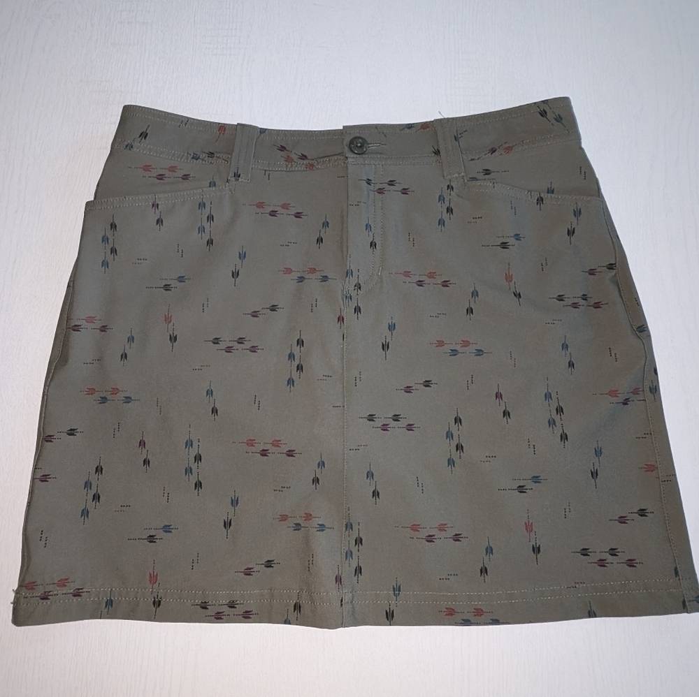 Eddie Bauer Adventurer 2.0 Skorts Women's 8 Green Southwestern Print Hiking